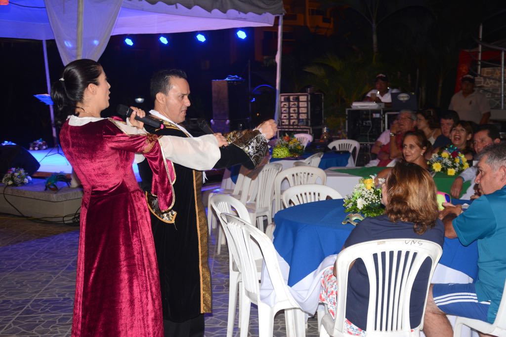 Cena y show de ópera 3